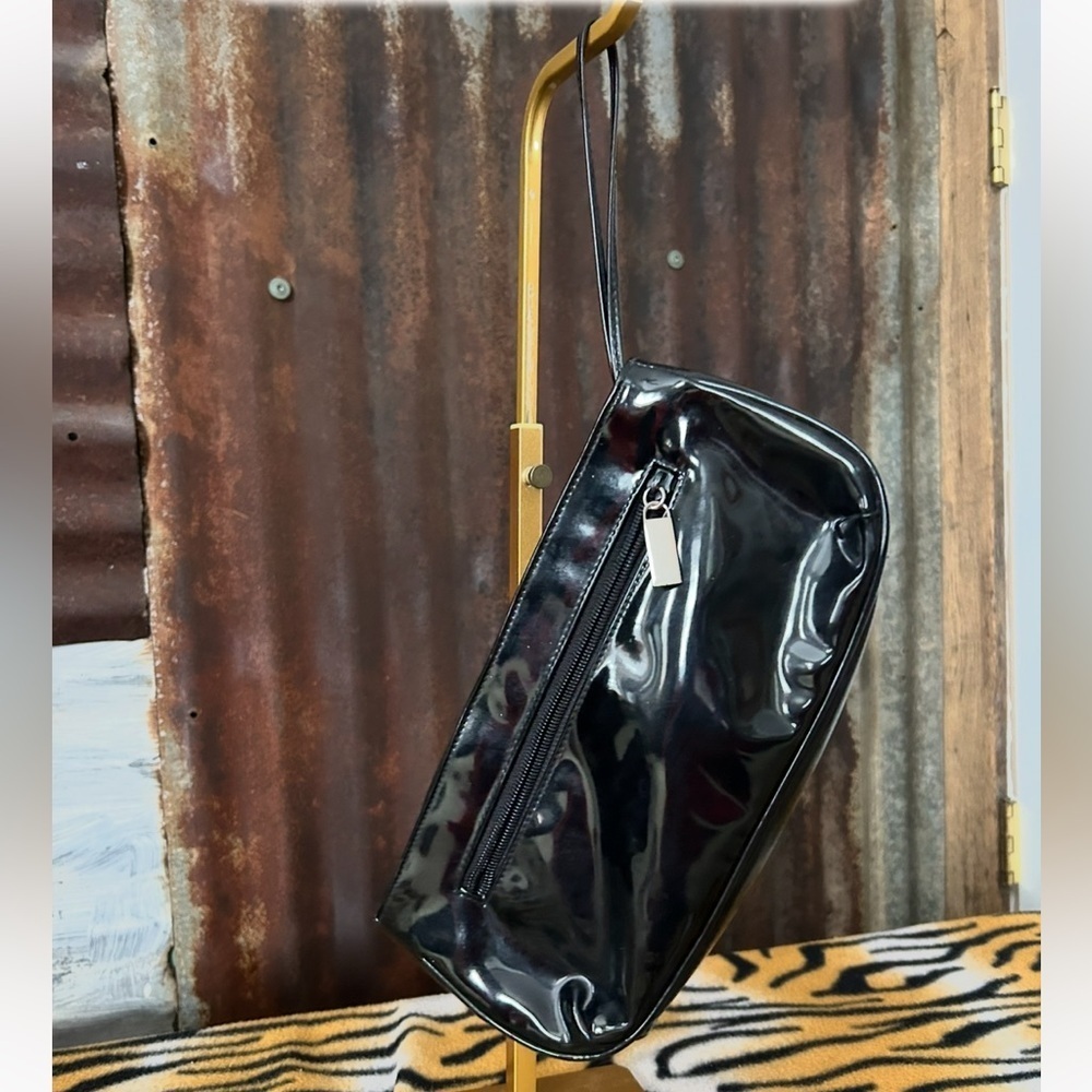 ☀️VINTGE Worthington Black Patent Leather Zip Pouch Clutch - Picture 3 of 4